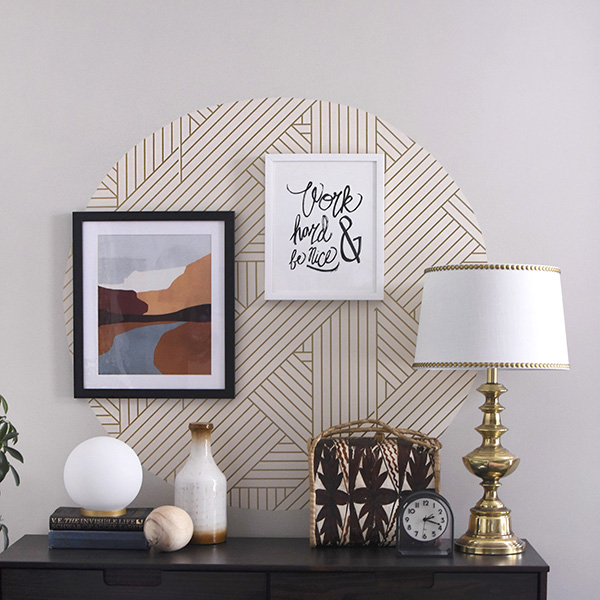 How to create a Circle Accent Wall with Wallpaper