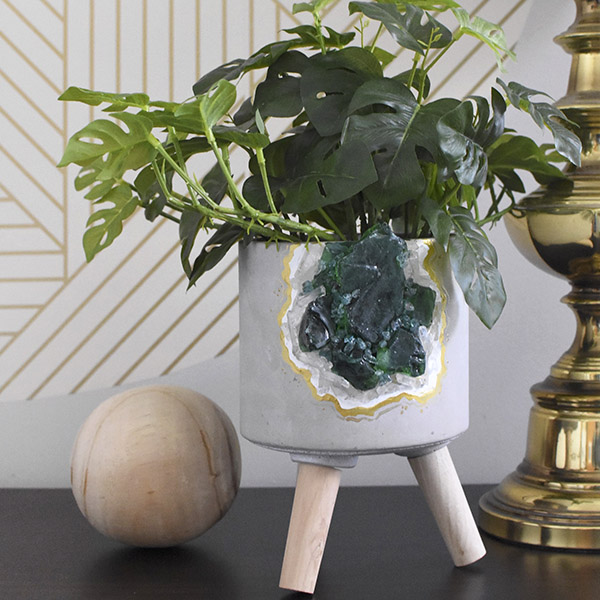 1-Geode Planter