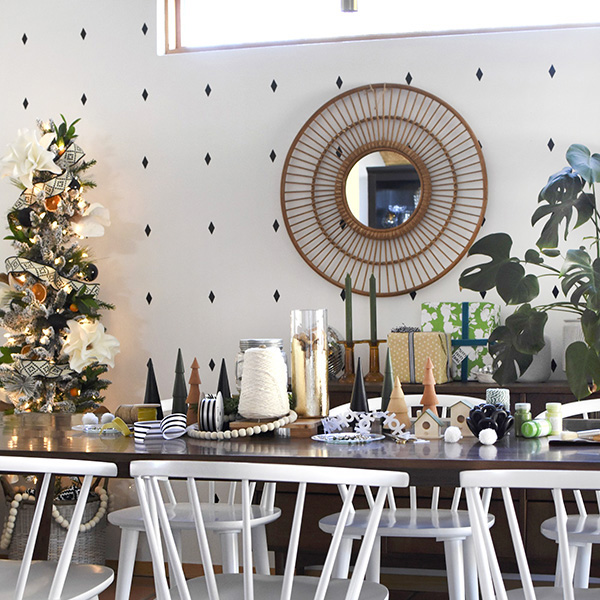 1-Holiday-Dining-Room-1