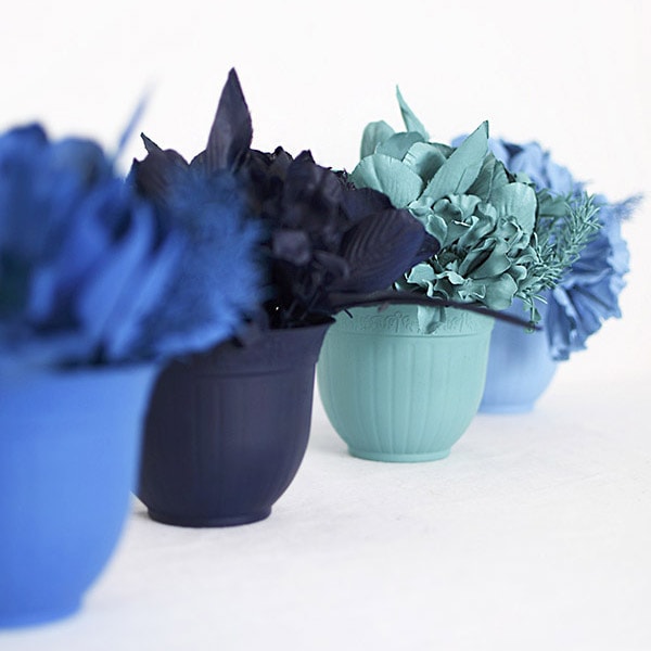 1-Monochrome Flower Bouquet Display