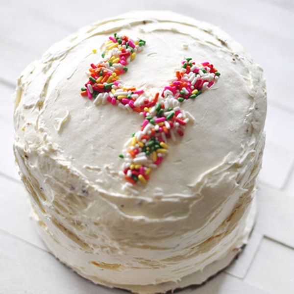 How to Frost and Decorate a Sprinkle Cake