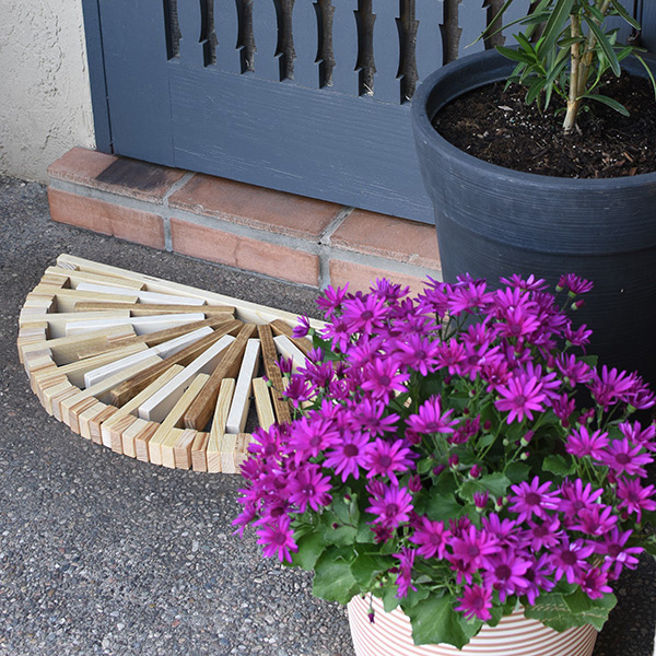 DIY Wooden Sunburst Doormat