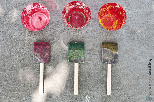 Learn how to make easy, fun and entertaining Homemade Sidewalk Chalk Paint with your kids this summer! Plus, it washes right off for simple cleanup. Delineate Your Dwelling #Homemadechalkpaint #kidpaint #chalkpaint