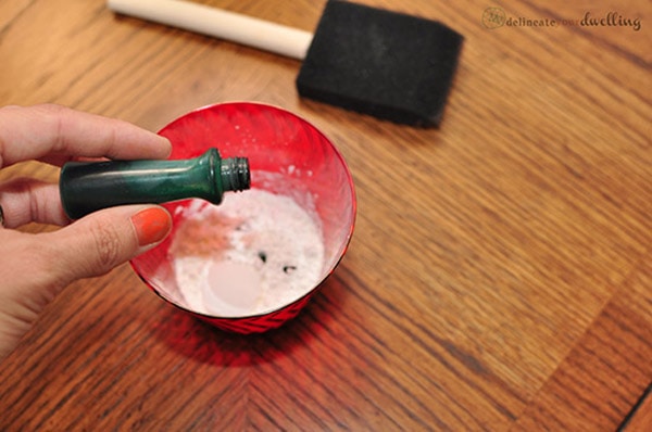 Learn how to make easy, fun and entertaining Homemade Sidewalk Chalk Paint with your kids this summer! Plus, it washes right off for simple cleanup. Delineate Your Dwelling #Homemadechalkpaint #kidpaint #chalkpaint