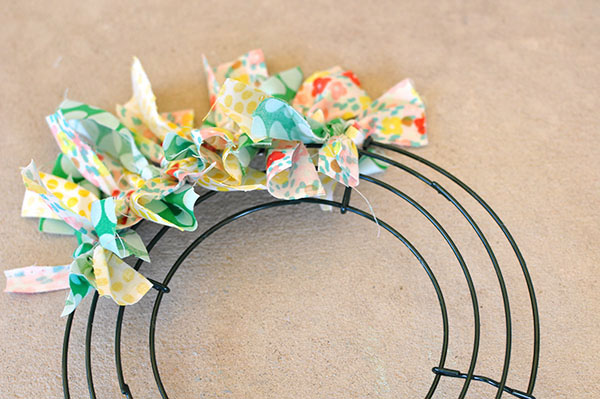 Summer Fabric Wreath steps