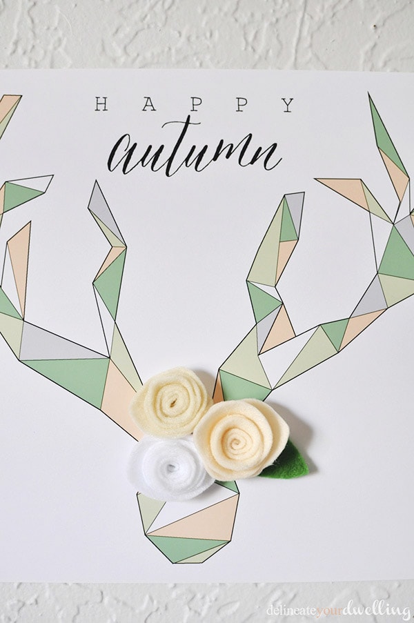 Download your free Geometric Deer Antler Printable page now and then learn how to add a few felt flowers to it. The perfect Fall Decor for your home. Delineateyourdwelling.com #FALLprint #geometricdeer 