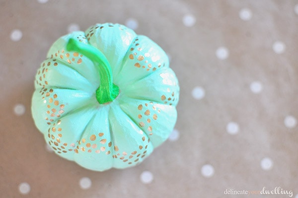 No Carve Mint Green + Gold Pumpkin, Delineate Your Dwelling #fall #decor #autumn