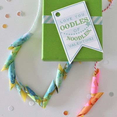 Noodles blue necklace