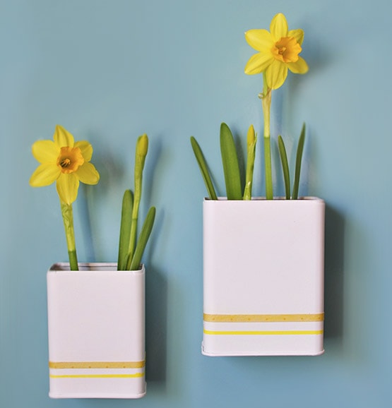 Magnetic DIY Daffodil Planters