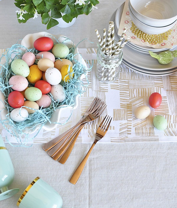 How to set an Easy Spring Table Setting
