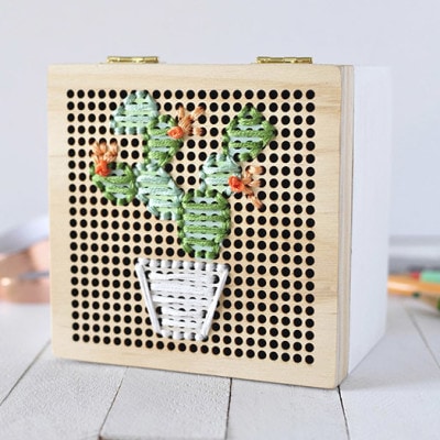 Simple Cacti Embroidery Box