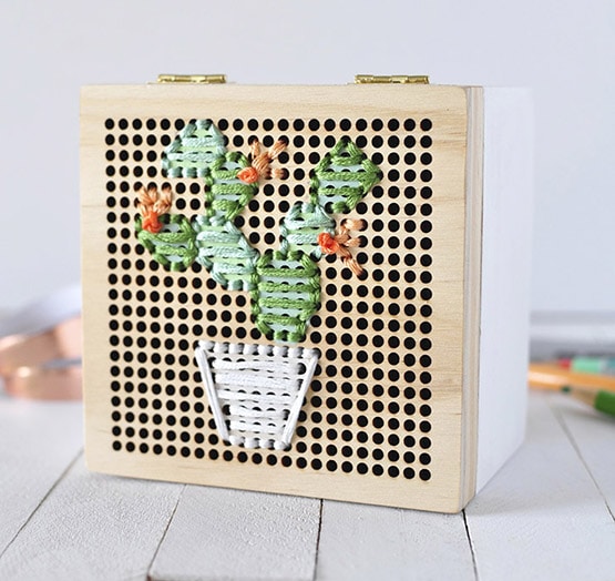 Simple Cacti Embroidery Box