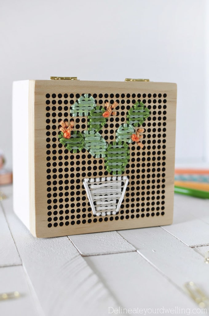 Simple Cacti Embroidery Box