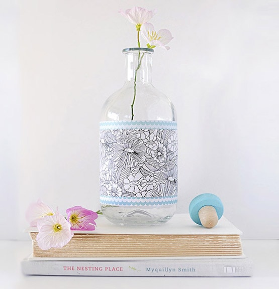 1Patterned Glass Vase flowers