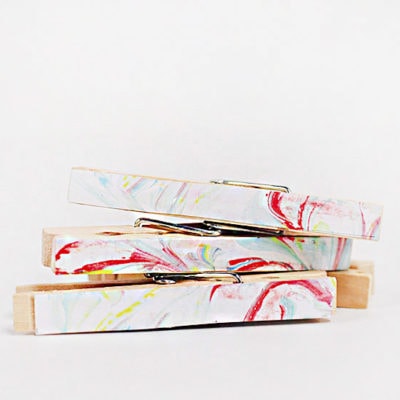 1 DIY Marbled Clothes Pins