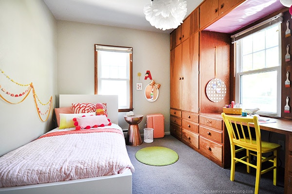 Even if you live in a Rental House, you can still make your home beautiful with a fun bedroom design! Check out how to Personalize a Little Girl's Bedroom with fun simple ideas. Delineate Your Dwelling #rentalhouse #littlegirlsbedroom #rentalbedroom #girlroom