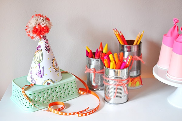 Pom Pom Birthday Party, Delineate Your Dwelling