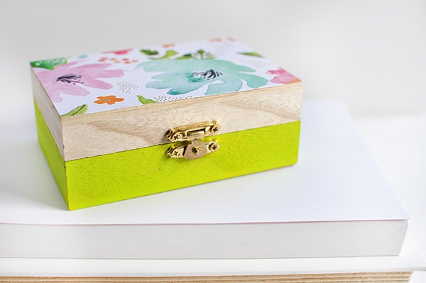 Easy to create DIY Floral Painted Box, Delineate Your Dwelling