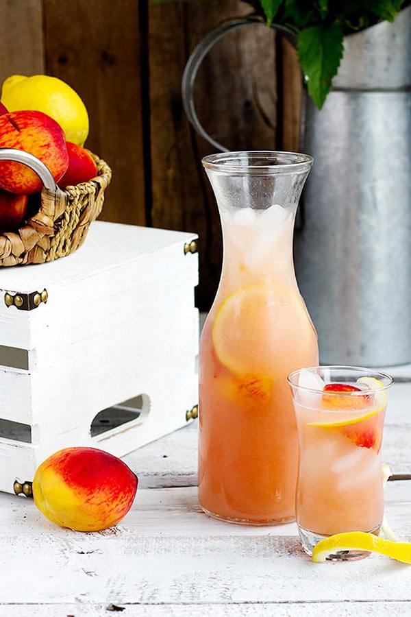 Fresh-Peach-Lemonade