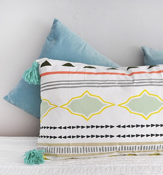 Lounge Tassel Pillow