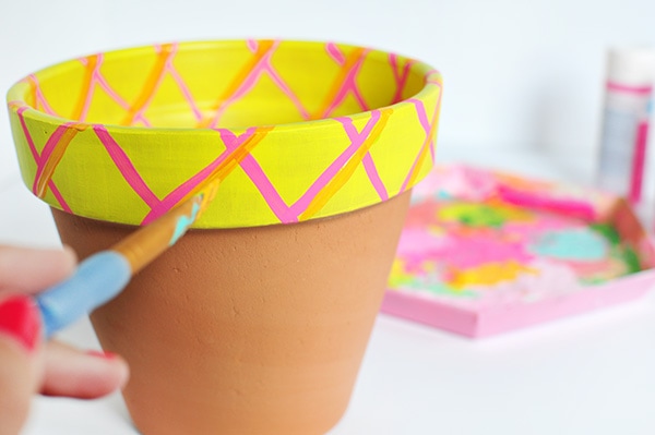 How to Grow a Pineapple paint steps, painted terra cotta pot