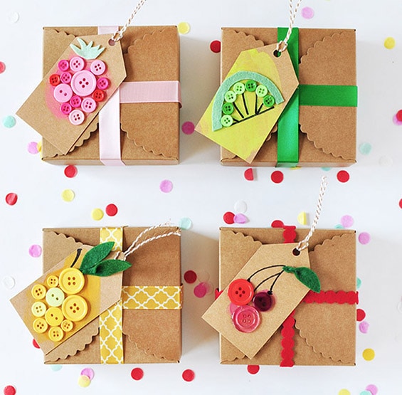 1-diy-gift-tag-button-fruit