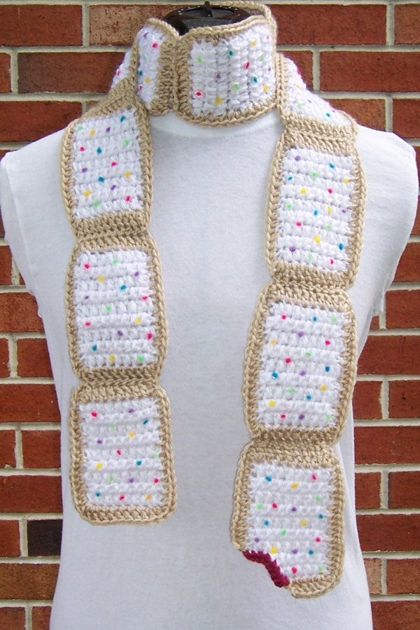 crochet-pop-tart-scarf
