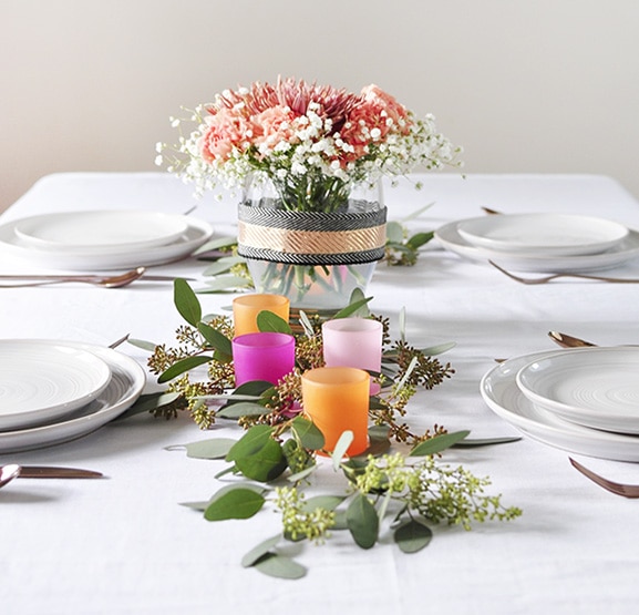 Minimal Thanksgiving Table Decorations