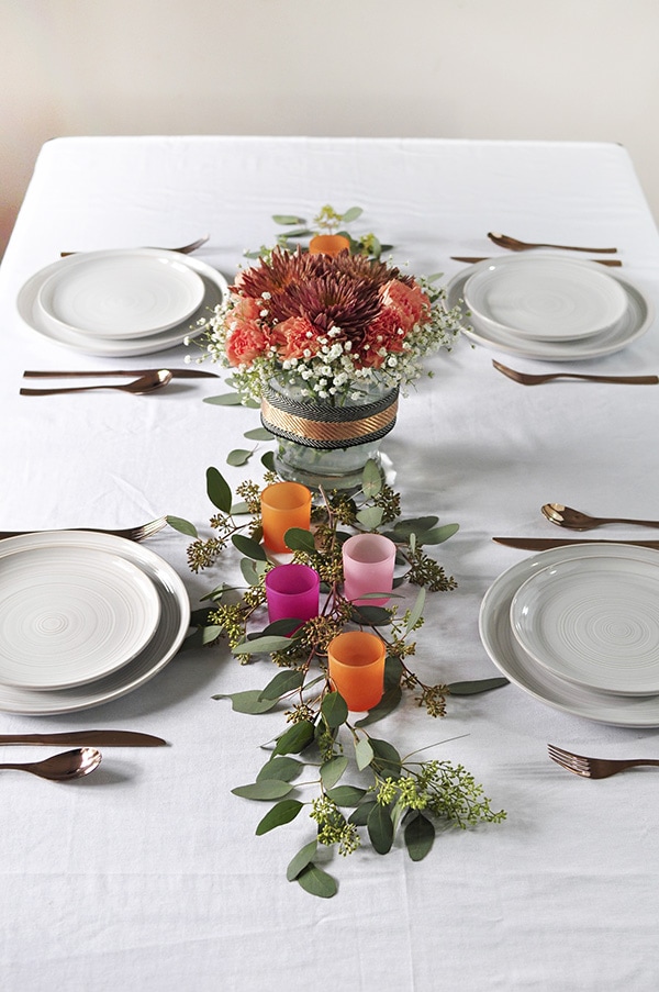 Minimal Thanksgiving Table Decoration, Delineate Your Dwelling