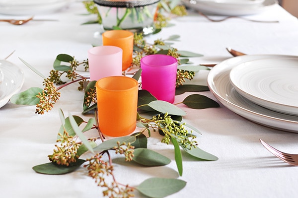 Minimal Thanksgiving Table Decoration