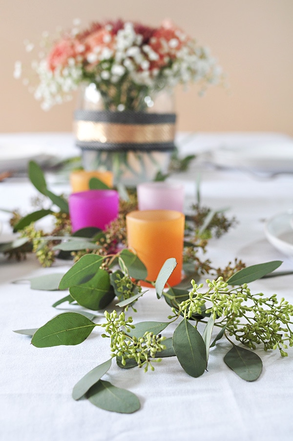 Minimal Thanksgiving Table Decoration with orange and pink