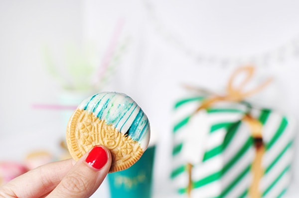 Christmas Marble Dipped OREO cookies