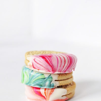 Delicious Marble Dipped OREO cookies, Delineate Your Dwelling