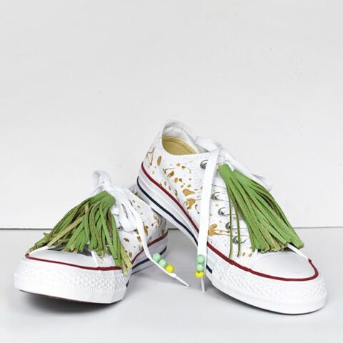 1-DIY-Green-Tassel-Chuck-Taylor-Tennis-Shoes