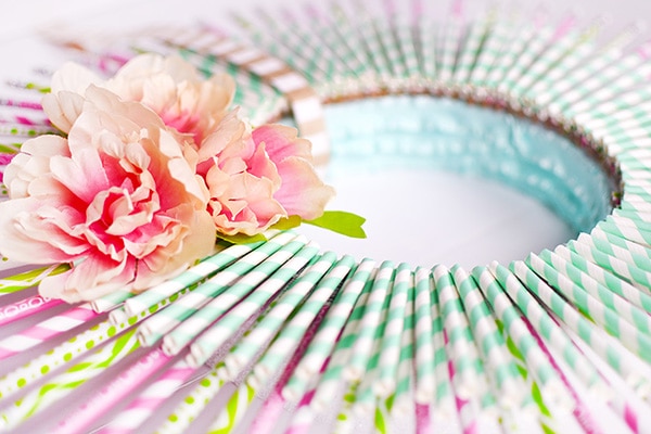 Simple and Colorful Spring Wreath, Delineate Your Dwelling