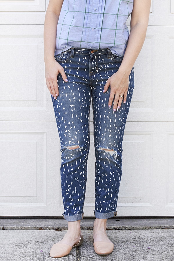 DIY White Paint Patterned Jeans - Delineate Your Dwelling