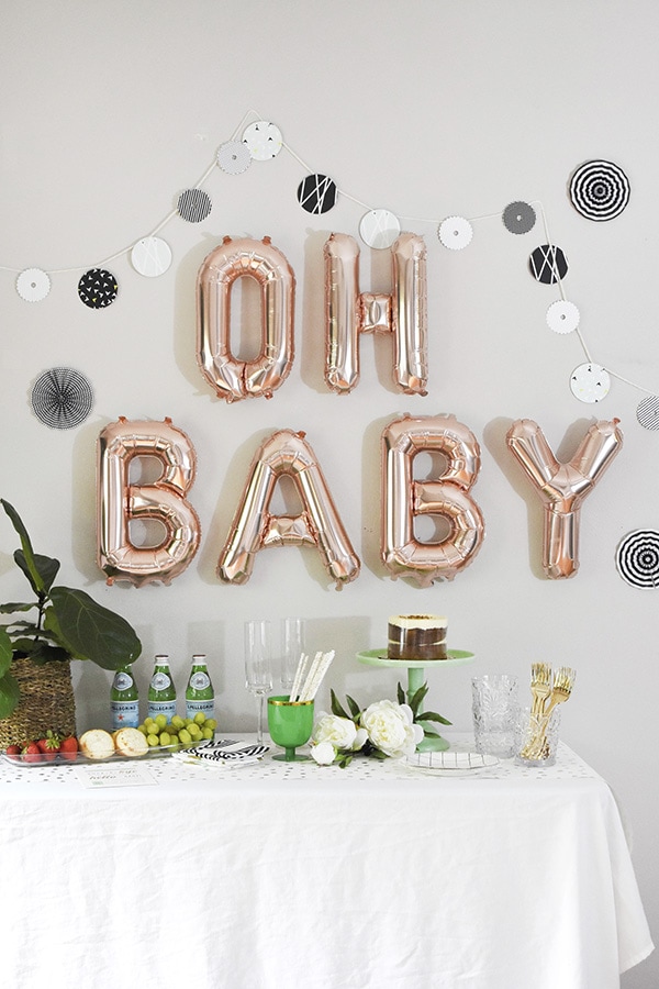 OH BABY balloons, cake table