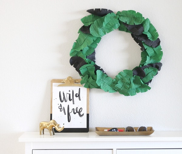 banana-leaf-wreath-green