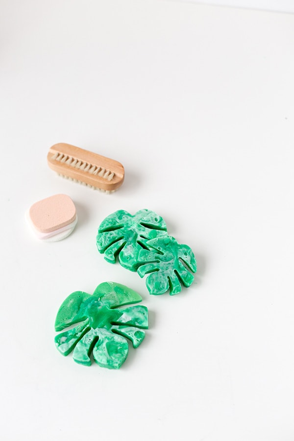 green DIY-Monstera-Swiss-Cheese-Leaf-Soaps-@fallfordiy-22