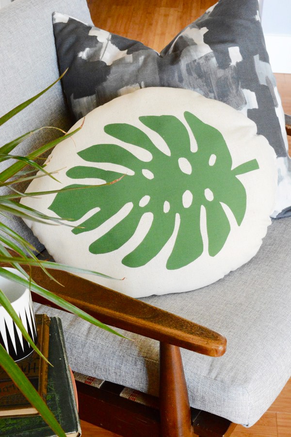green tropicalleafpillow1