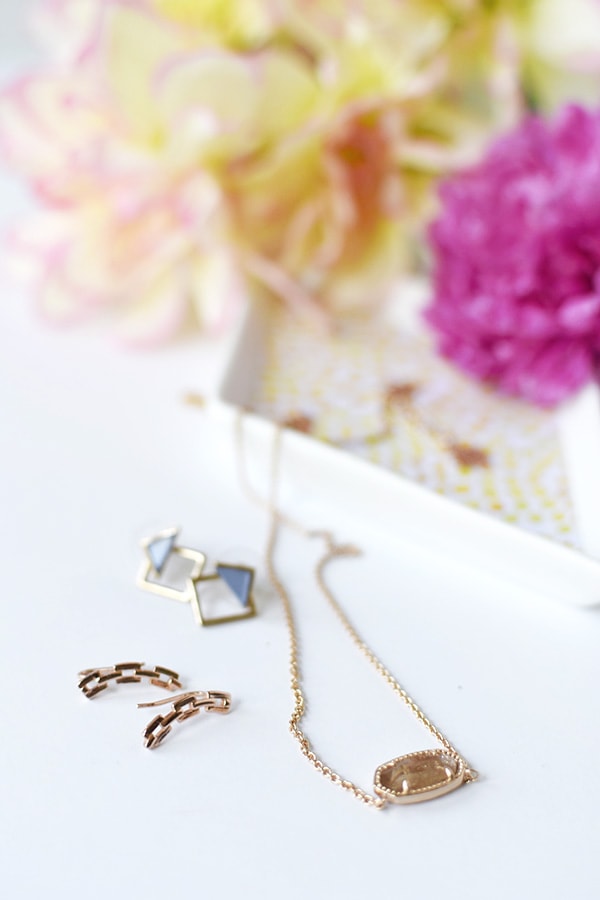 I may never buy Jewelry again with my Favorite Jewelry Subscription box, Rocksbox! From earrings, necklaces, rings and bracelets - every style you could imagine. Delineate Your Dwelling