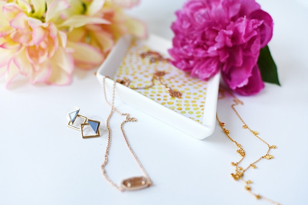 I may never buy Jewelry again with my Favorite Jewelry Subscription box, Rocksbox! From earrings, necklaces, rings and bracelets - every style you could imagine. Delineate Your Dwelling