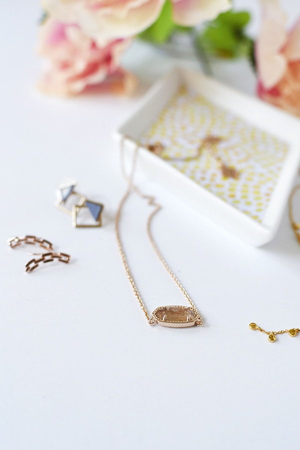 I may never buy Jewelry again with my Favorite Jewelry Subscription box, Rocksbox! From earrings, necklaces, rings and bracelets - every style you could imagine. Delineate Your Dwelling