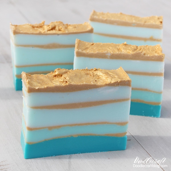turquoise blue teal ombre layered DIY how to make your own soap with shimmer gold mica glitter bars bar of melt and pour soaps scented mold ocean layers (21)