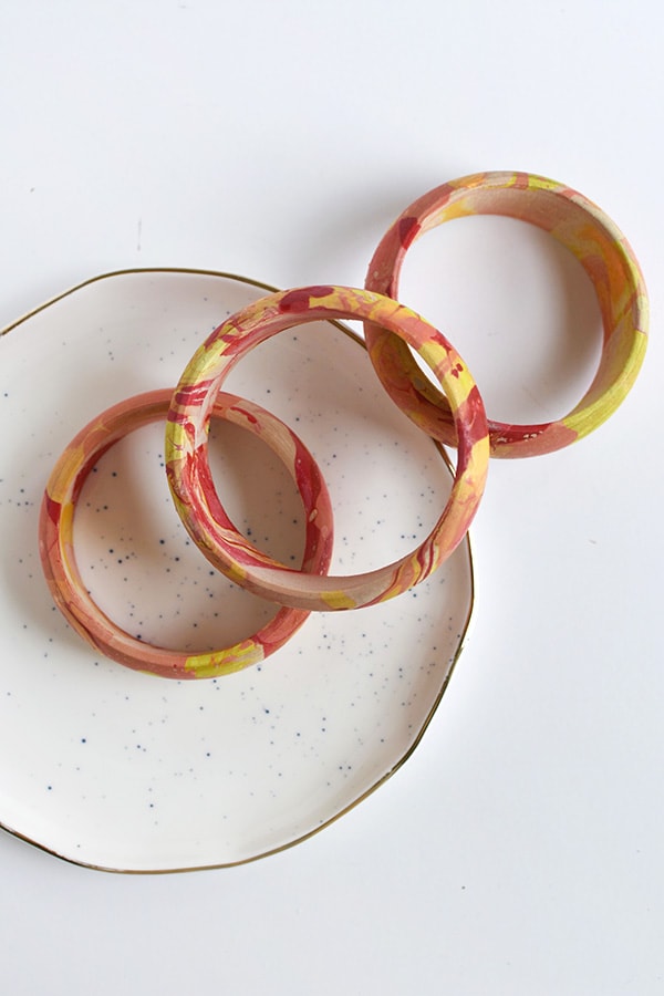 How to create a DIY Colorful Marbled Bangle Bracelet! Delineate Your Dwelling