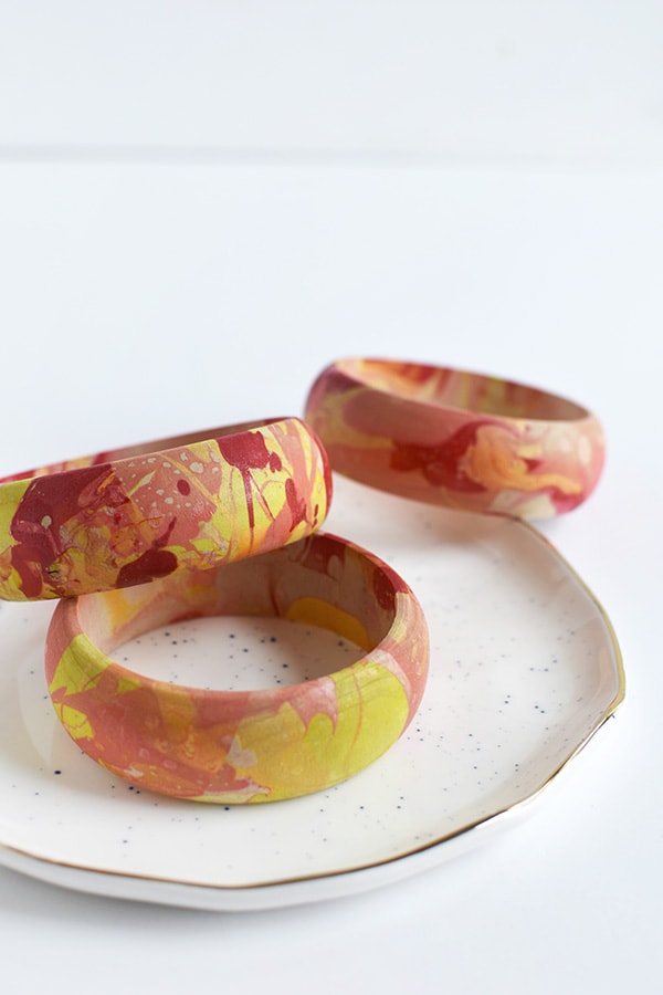 How to create a DIY Colorful Marbled Bangle Bracelet! Delineate Your Dwelling