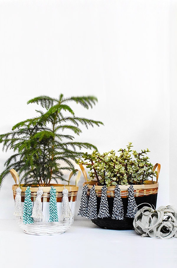 How to create easy DIY Baker's Twine Tassel Baskets! Delineate Your Dwelling