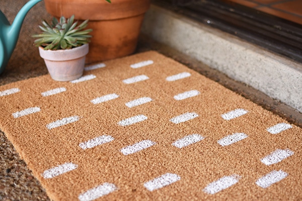 15 minute Painted DIY White Dash Doormat, Delineate Your Dwelling