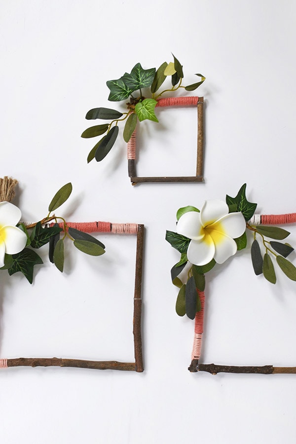 Simple to make and so colorful Yarn Wrapped Twig Wreaths! Delineate Your Dwelling