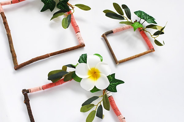 Simple to make and so colorful Yarn Wrapped Twig Wreaths! Delineate Your Dwelling
